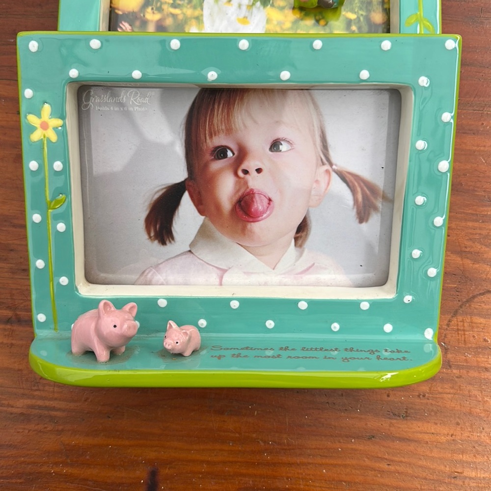 Grasslands Road Baby & Kids 4 X 6 Picture Frame with Pig Figurines ceramic